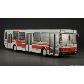 ЛИАЗ 5256 городской, белый кузов с красными полосами