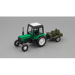 Трактор МТЗ-82 с прицепом Кухня, зеленый / черный / хаки